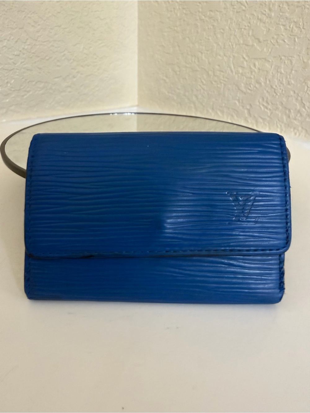 Louis Vuitton Epi Leather Key Holder Key Clave Blue 6 Keys